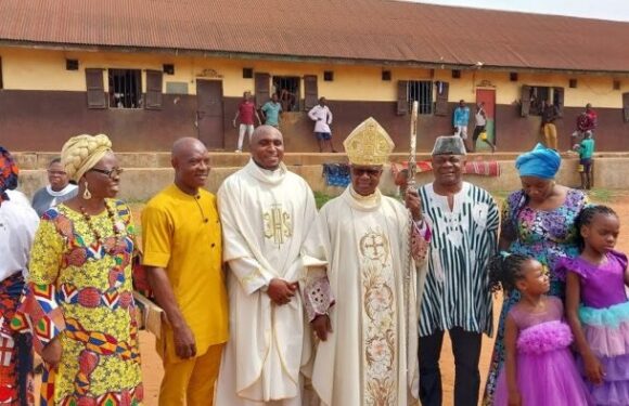 Archbishop Okeke Urged Inmates To Have Absolute Faith In God