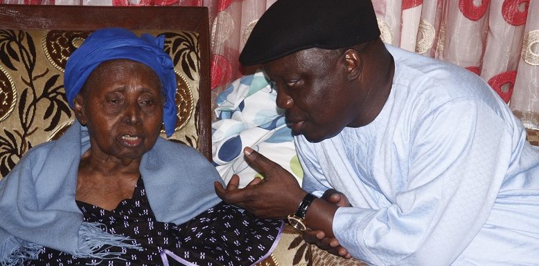 Late Oluwole Awolowo: Uduaghan Condoles Matriarch HID Awolowo, Family