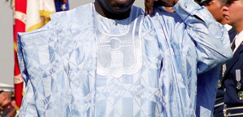 Obasanjo Damns Critics, Commissions Projects in Rivers *Amaechi Has Shamed His Critics, Says APC