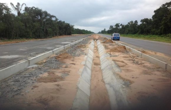 Asaba-Ughelli Dual Carriage Road: Okowa Allays Fears, As Delta Govt Starts Remedial Works on Failed Portions 