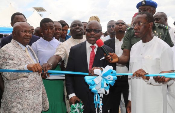 No Quarrels, As Uduaghan Joins Okowa To Commission Mega Projects In Delta °°°Dein of Agbor, Ukah Applaud Okowa's Magnanimity