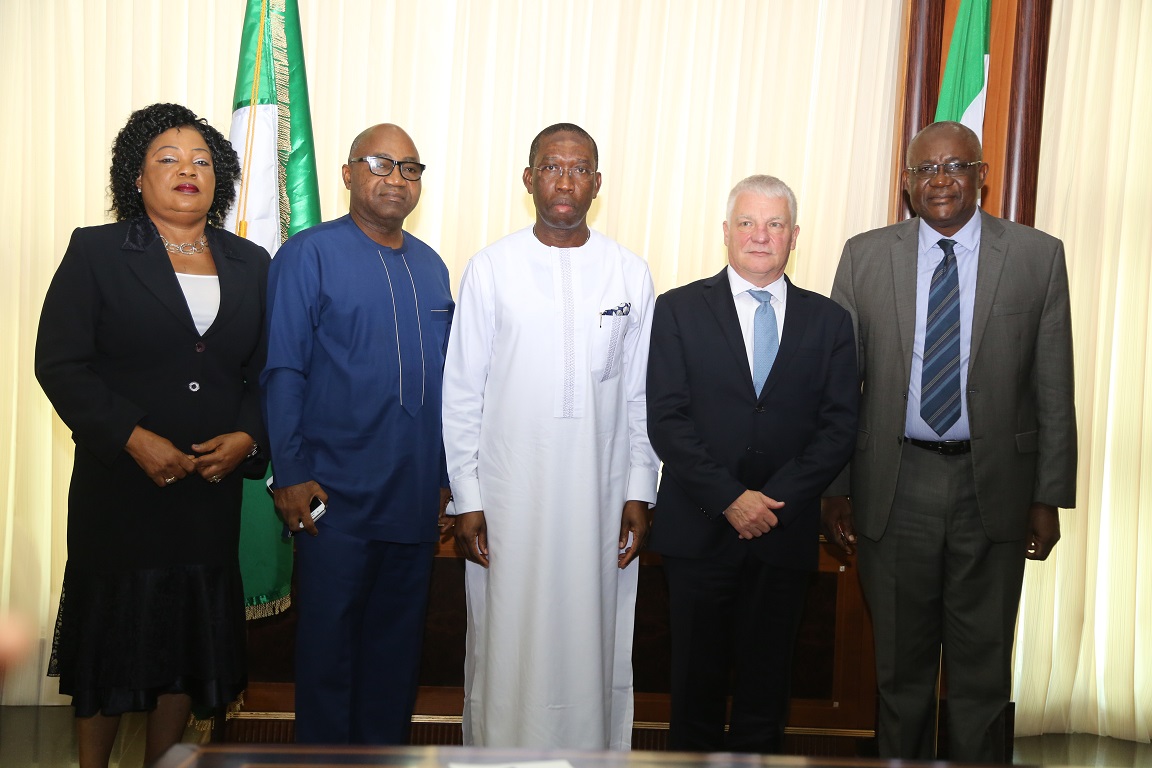 Delta State Governor, Senator Ifeanyi Okowa (middle); Secretary to Delta State Government, Rt Hon. Ovie Agas (2nd left); Commissioner for Commernce and Industry, Barr (Mrs) Mary Iyasere  (left); Consular General of the Swiss High Commission, His Excellenccy, Yves Nicolet and former Chief Economic Adviser, Chief Afam Obiago, during a courtesy call by the Swiss Consular General to the Governor in Asaba. PIX: BRIPIN ENARUSAI 