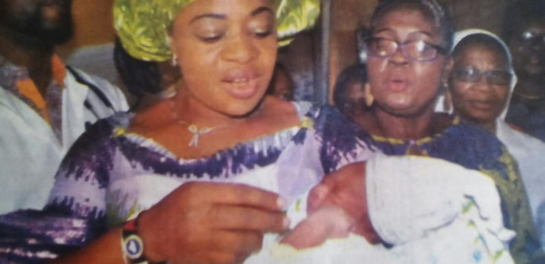 2017 Baby Of The Year: Dame Okowa, 05 Initiative Offer Prayers, Gifts