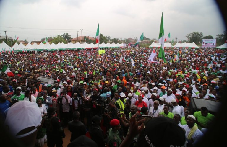 Deltans Celebrate Okowa’s Feat In Ughelli South, Ukwuani, Ethiope East   … Gives N2 Mn To Baby Born At Rally Ground