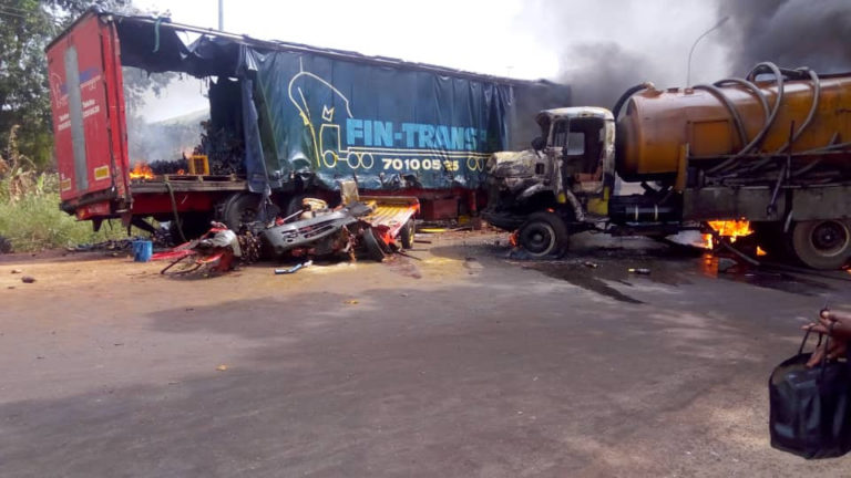 Tragedy: Mother Dies In Accident With Her 3 Kids On Way To School **4 Others Too