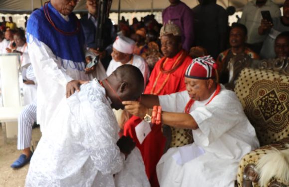 UZERE MONARCH INSTALLS 18 NEW MEMBERS OF COUNCIL OF CHIEFS