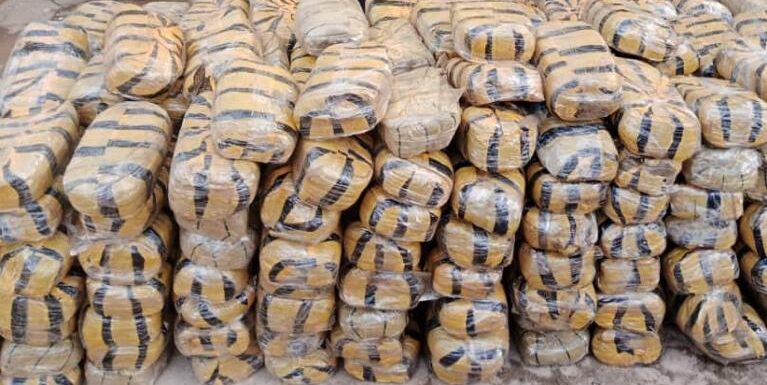 Law Enforcement Officer, 6 Others Arrested For Dealing In Cocaine, Other Illicit Drugs . As NDLEA Uncovers Heroin In Pakistan-Returnee’s Anus At Lagos Airport