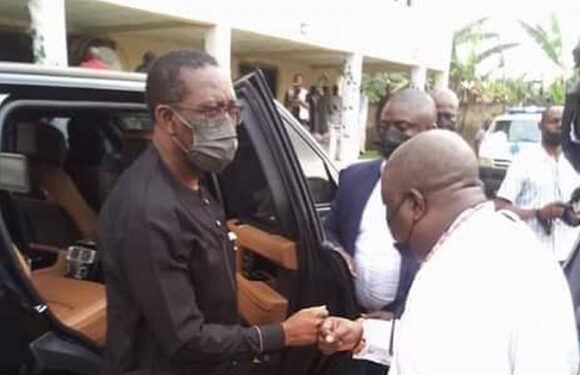 Photo NEWS:  Bashorun Askia Receives Gov. Okowa @ Late Prof. Ekoko’s Funeral In Isoko