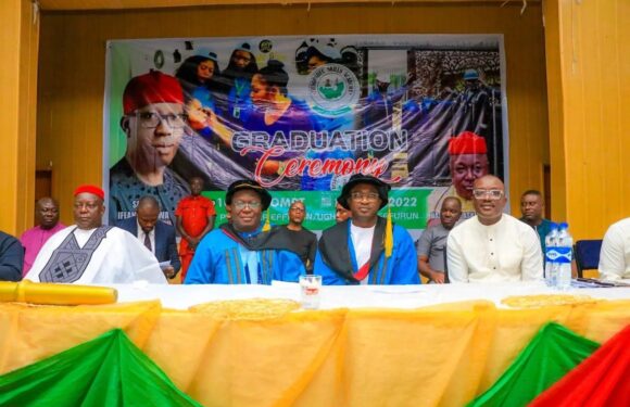 <strong>Gov. Okowa Lauds Bashorun Askia For Vocational Upscale In DESOPADEC Mandate Areas</strong>