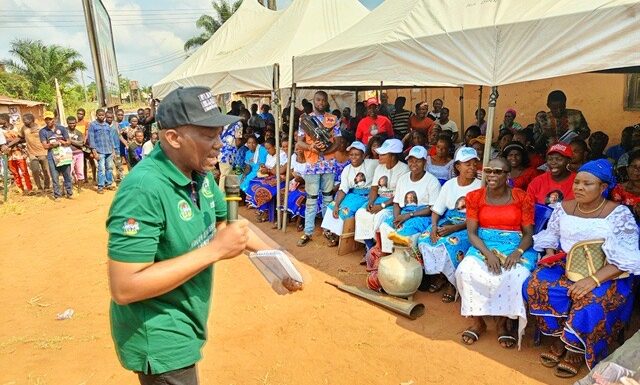 Elumelu Pledges Collective Involvement of All In Empowerment Distribution **Engages Aniocha South Communities in Town Hall Meetings…Says Atiku/Okowa Presidency ‘ll Promote Traditional Institution 