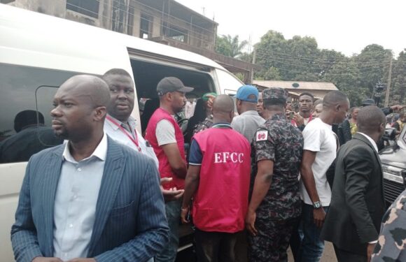 EFCC Officials Storm Obi’s House, Polling Unit During Election