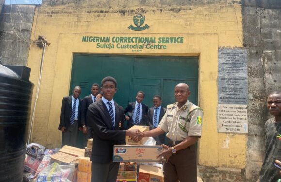 Secondary School Students Contribute to Free Six Inmates from Custodial Centre