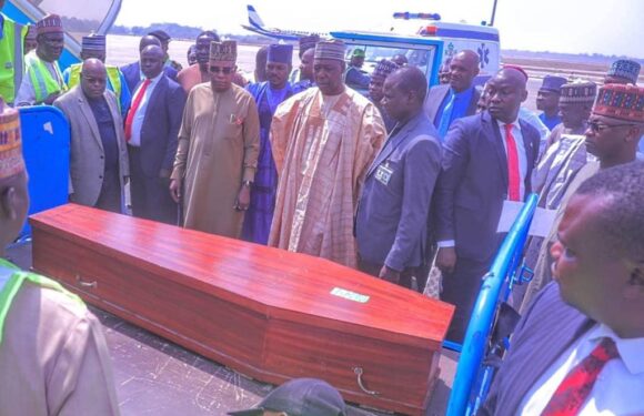 Zulum leads Borno delegation to funeral of his spokesperson
